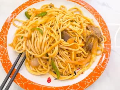 牛肉炒拉面